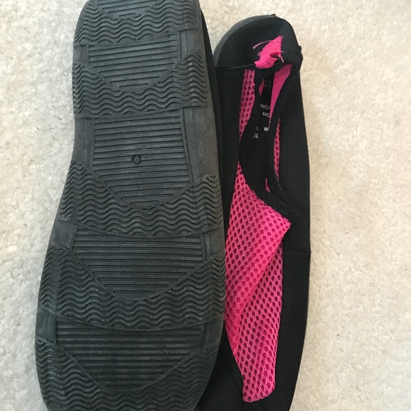Water Shoes - Picture 3 of 4